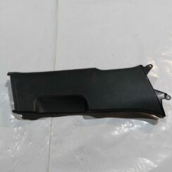 Vidējas salona statnes apdare priekš VW JETTA 2008