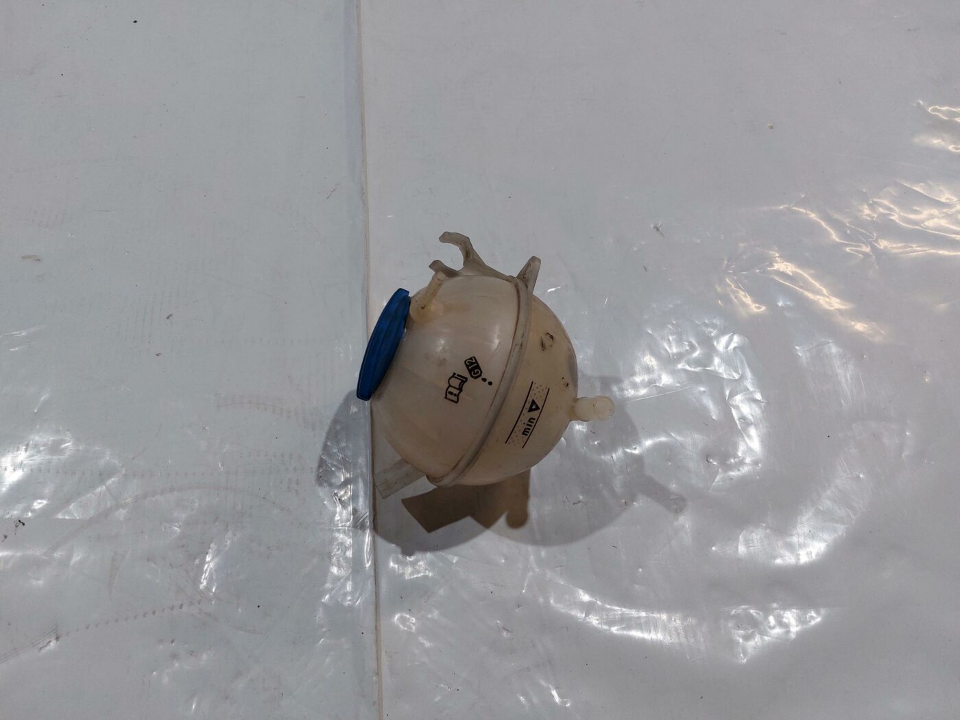 Dzesēšanas šķidruma tvertne priekš VW JETTA 2008