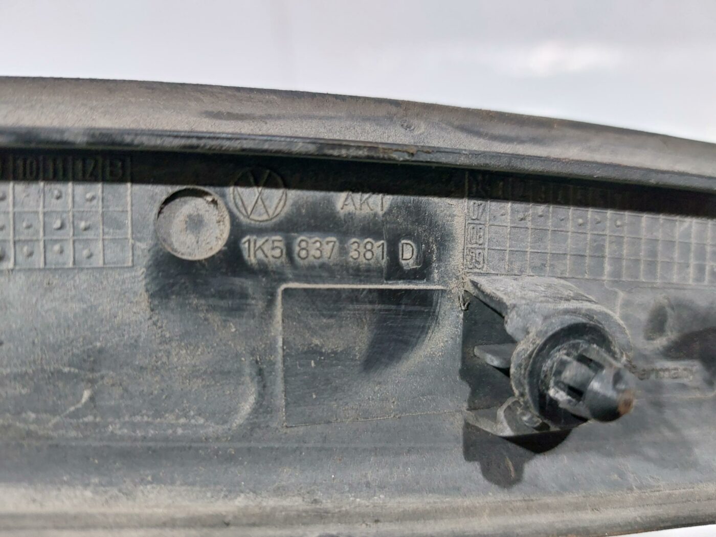 Priekšējo kreiso durvju moldings priekš VW JETTA 2008