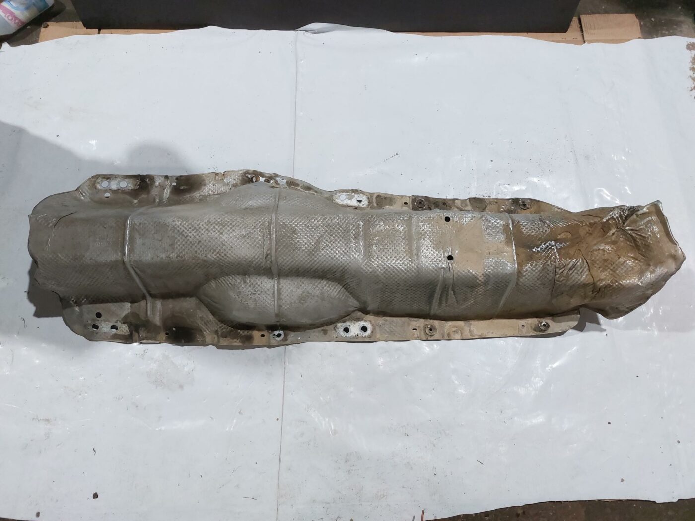 Izpūtēja sistēmas karstuma aizsargs priekš VW JETTA 2008 1 Izpūtēja sistēmas karstuma aizsargs priekš VW JETTA 2008