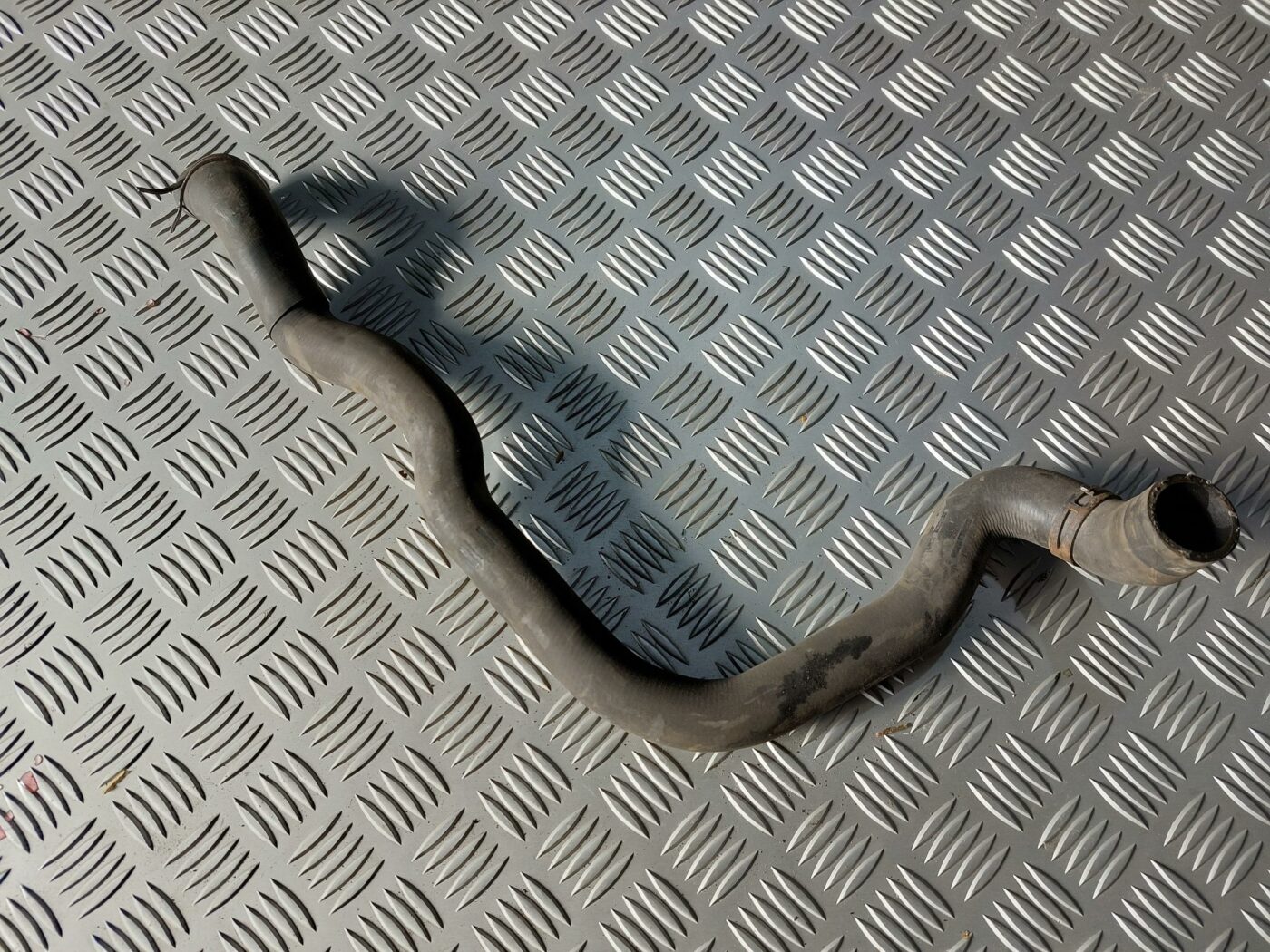 Dzesēšanas caurule priekš VW JETTA 2008 1 Dzesēšanas caurule priekš VW JETTA 2008