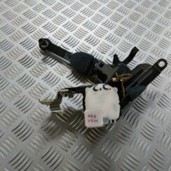 Aizmugurējā vidēja drošības josta priekš TOYOTA COROLLA VERSO 2006