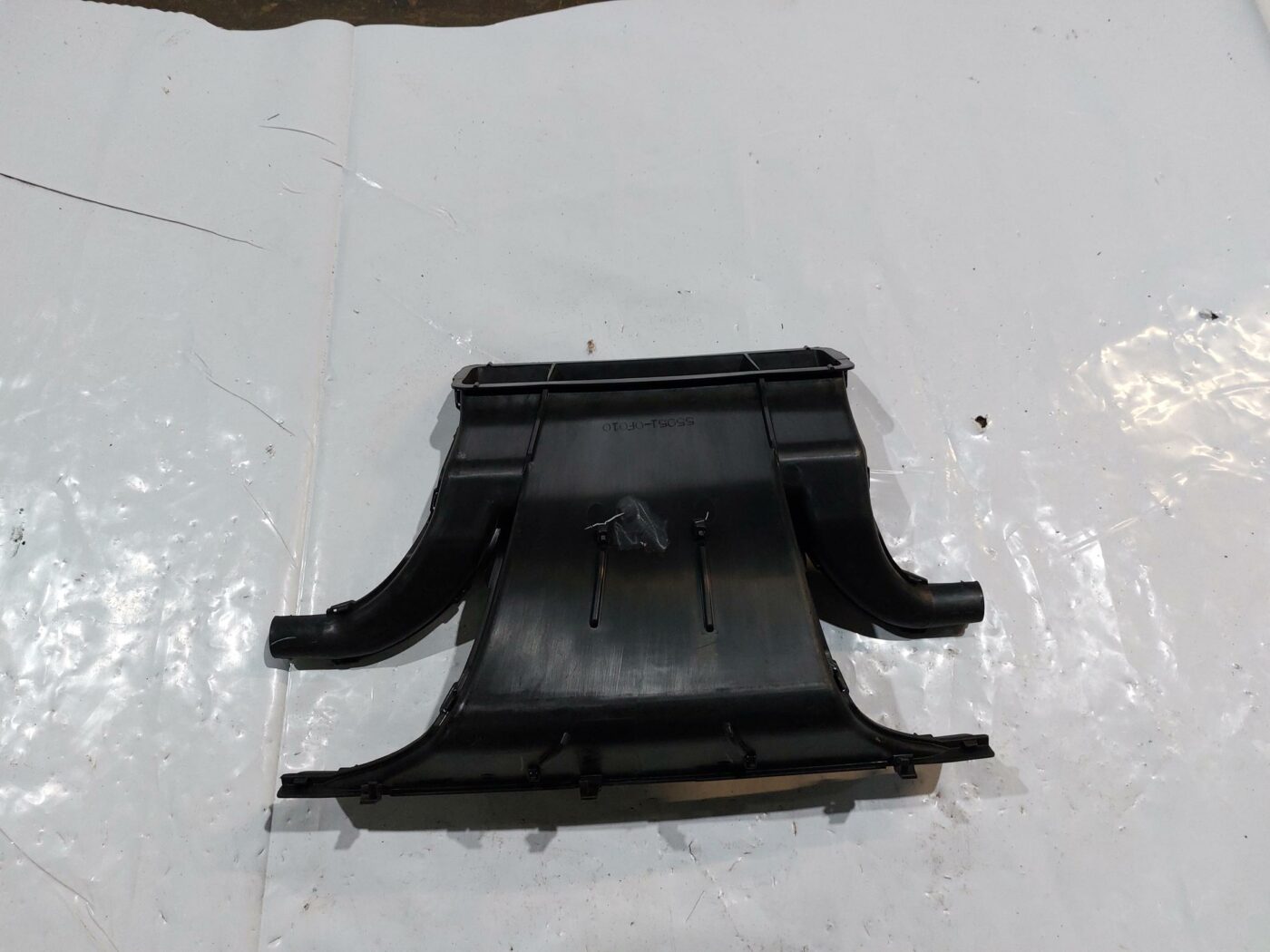 Salona gaisa vads priekš TOYOTA COROLLA VERSO 2006