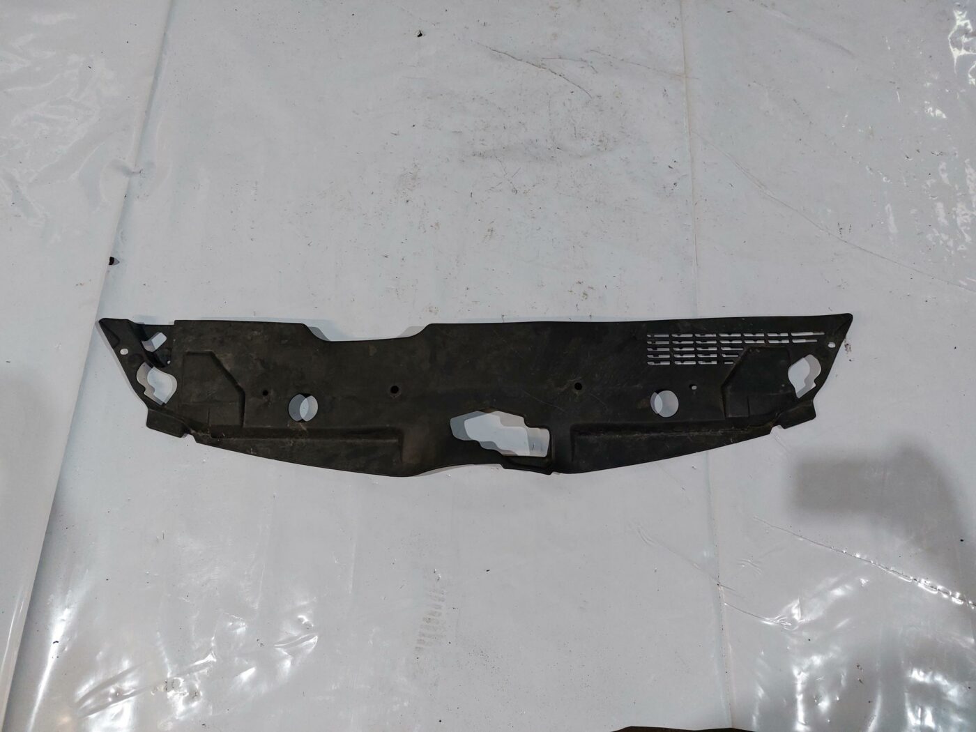 Radiatoru augšēja uzlika priekš TOYOTA COROLLA VERSO 2006 1 Radiatoru augšēja uzlika priekš TOYOTA COROLLA VERSO 2006