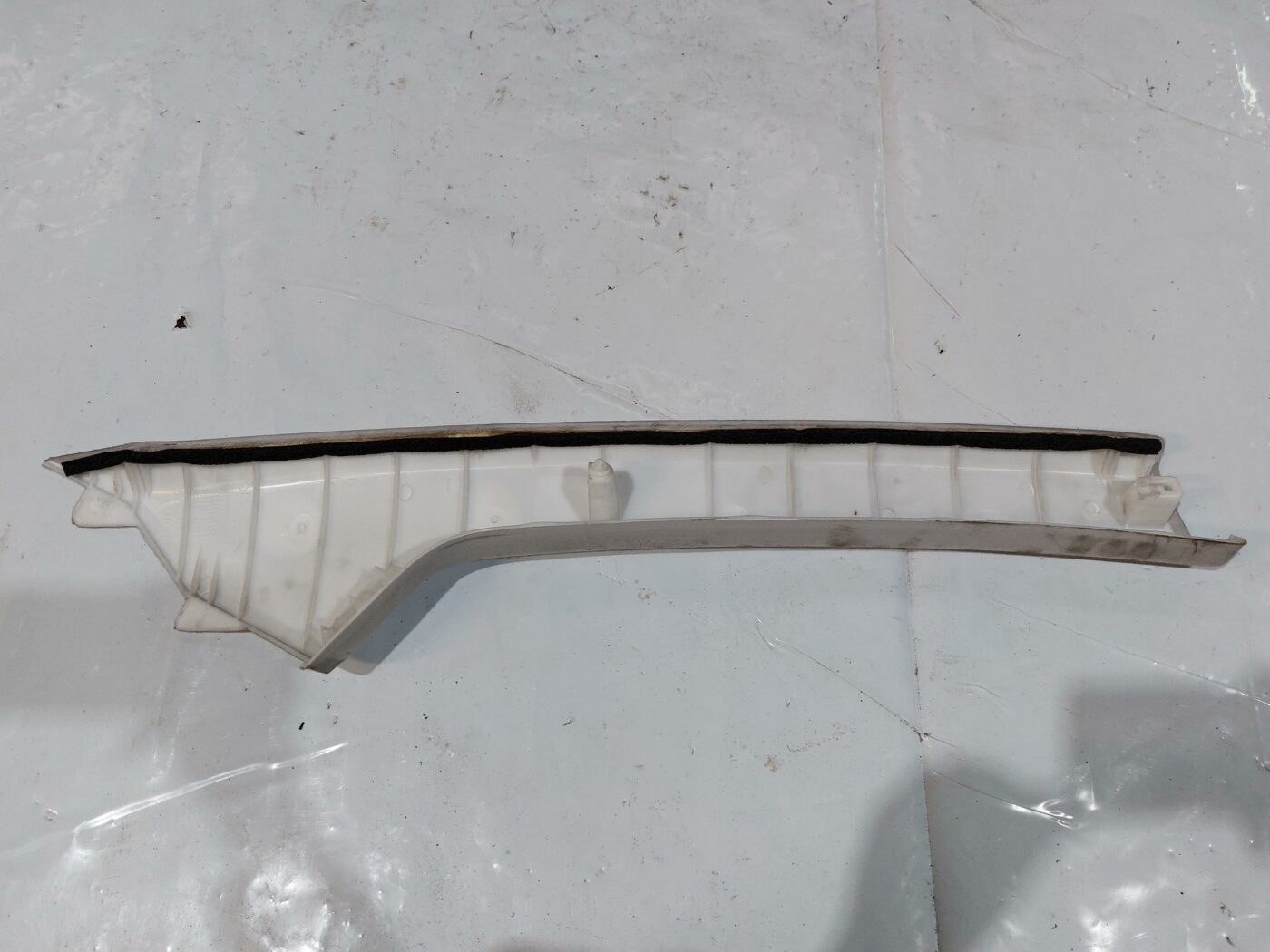 Priekšējas salona statnes apdare priekš TOYOTA COROLLA VERSO 2006 2 Priekšējas salona statnes apdare priekš TOYOTA COROLLA VERSO 2006