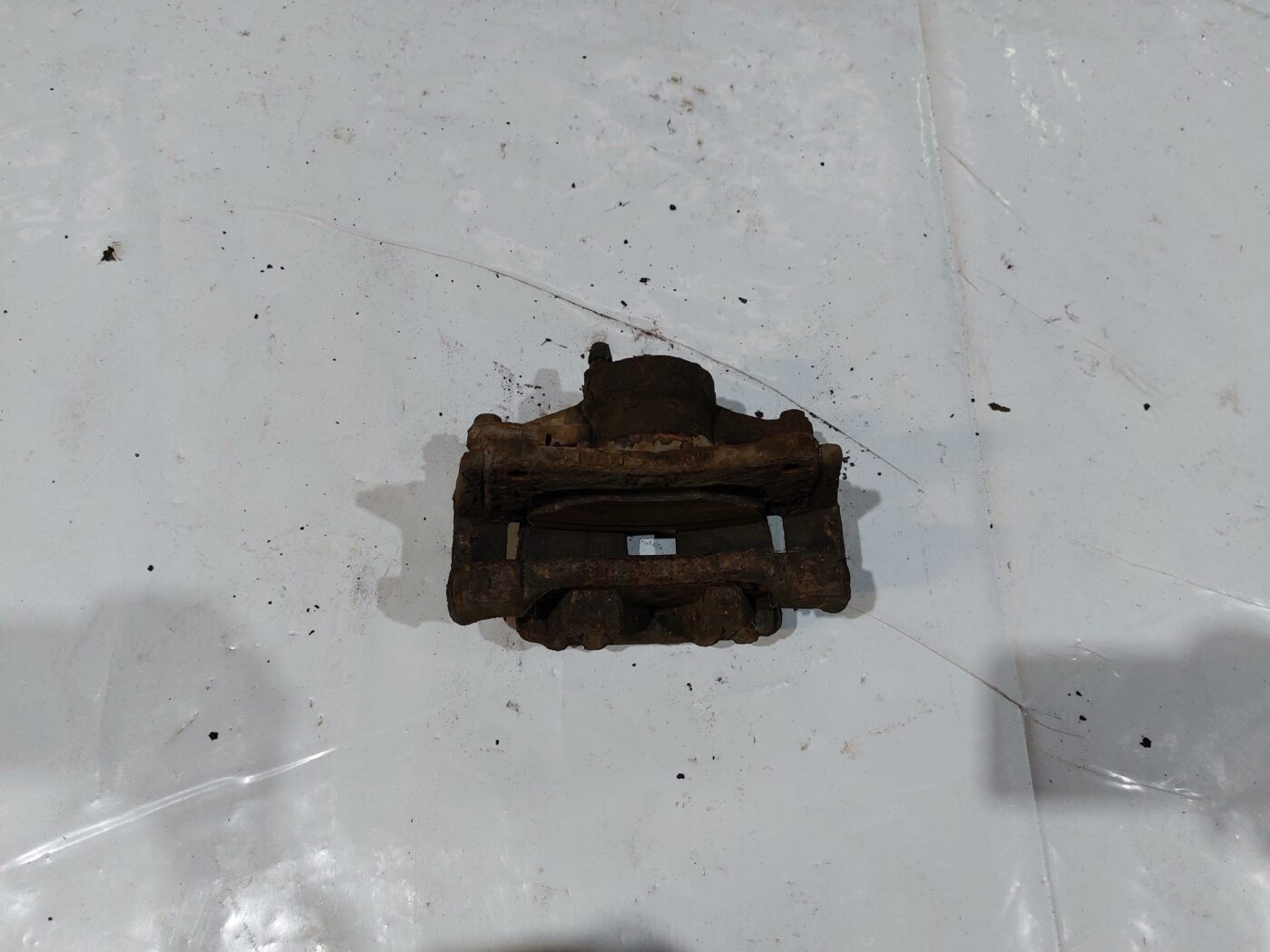 Priekšējais kreisais suports priekš TOYOTA COROLLA VERSO 2006 2 Priekšējais kreisais suports priekš TOYOTA COROLLA VERSO 2006