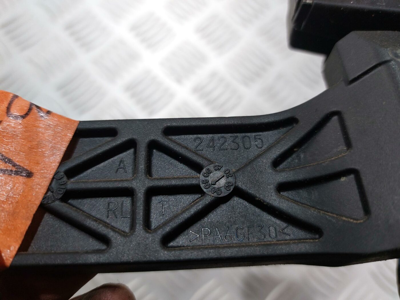 Durvju roktura iekšējais stiprinājums priekš TOYOTA COROLLA VERSO 2006