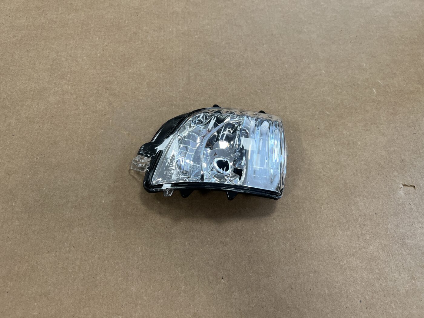 Pagrieziena signala lukturis priekš VOLVO XC70 2007 2 Pagrieziena signala lukturis priekš VOLVO XC70 2007