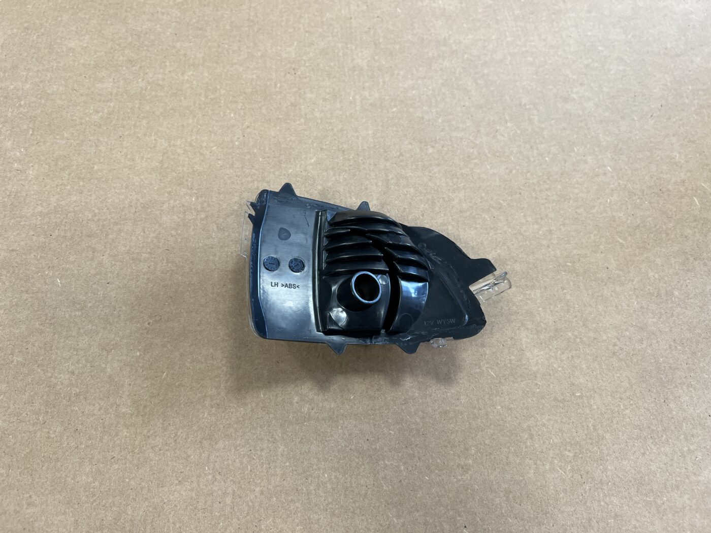 Pagrieziena signala lukturis priekš VOLVO XC70 2007 3 Pagrieziena signala lukturis priekš VOLVO XC70 2007