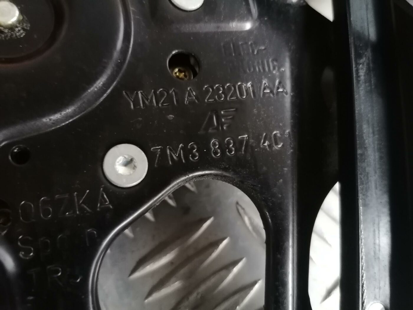 Stikla pacelšanas mehānisms priekšējais kreisais priekš FORD GALAXY 2005 4 Stikla pacelšanas mehānisms priekšējais kreisais priekš FORD GALAXY 2005