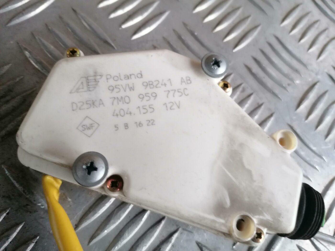 Degvielas tvertnes vāka slēdzene priekš FORD GALAXY 2005