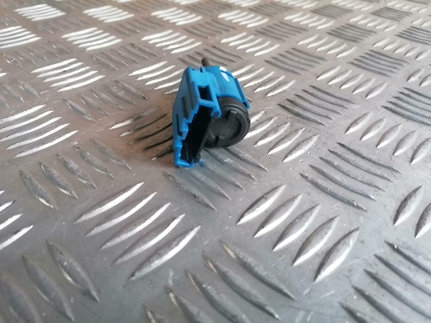 Bremžu signāla slēdzis priekš FORD GALAXY 2005 2 Bremžu signāla slēdzis priekš FORD GALAXY 2005