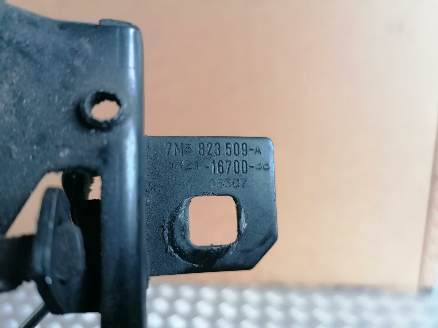 Pārsega slēdzene priekš FORD GALAXY 2005 3 Pārsega slēdzene priekš FORD GALAXY 2005