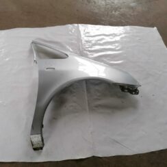 Priekšējais labais spārns priekš FORD GALAXY 2005