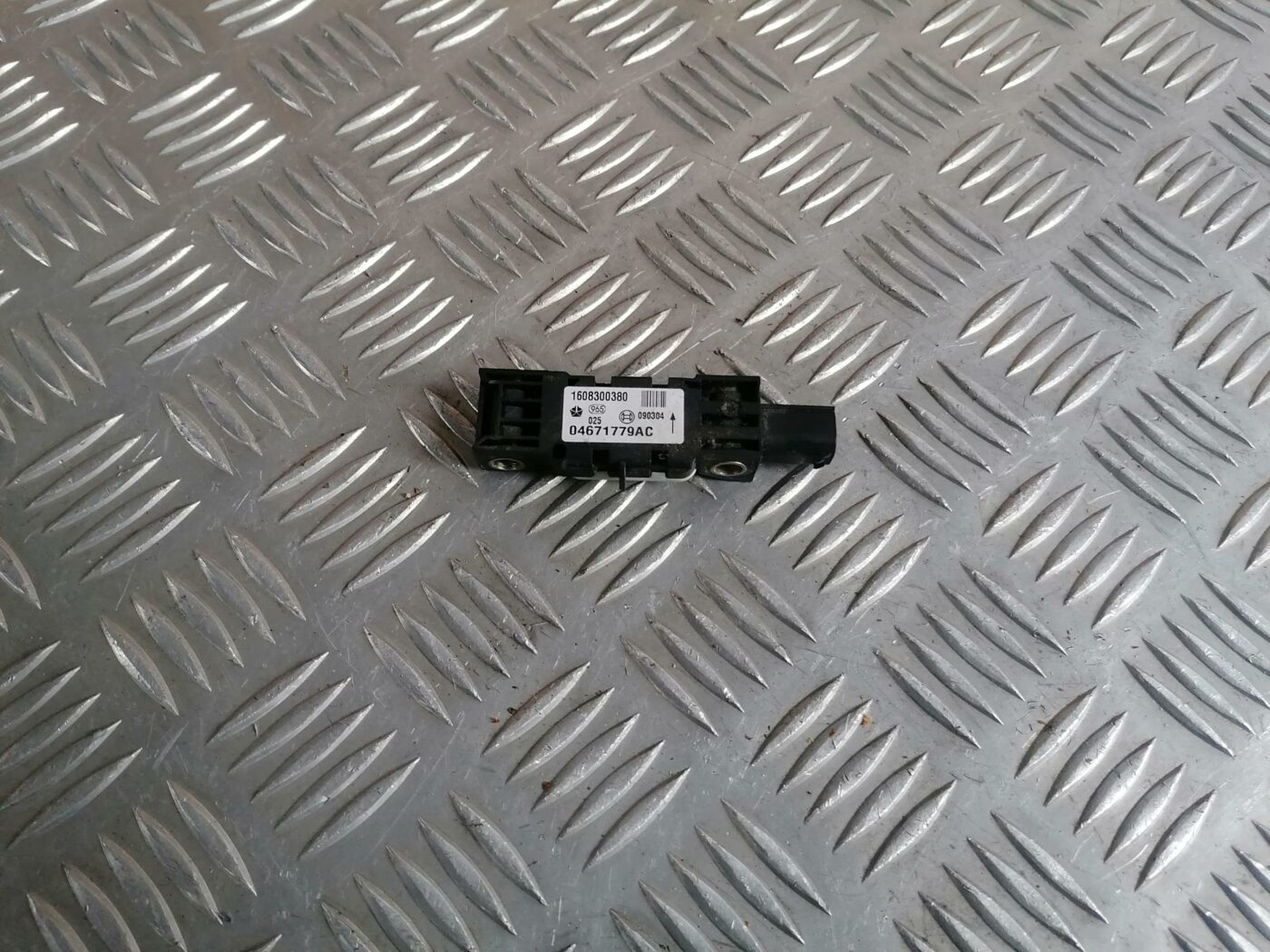 Drošības spilvena trieciensensors priekš CHRYSLER SEBRING 2006 1 Drošības spilvena trieciensensors priekš CHRYSLER SEBRING 2006