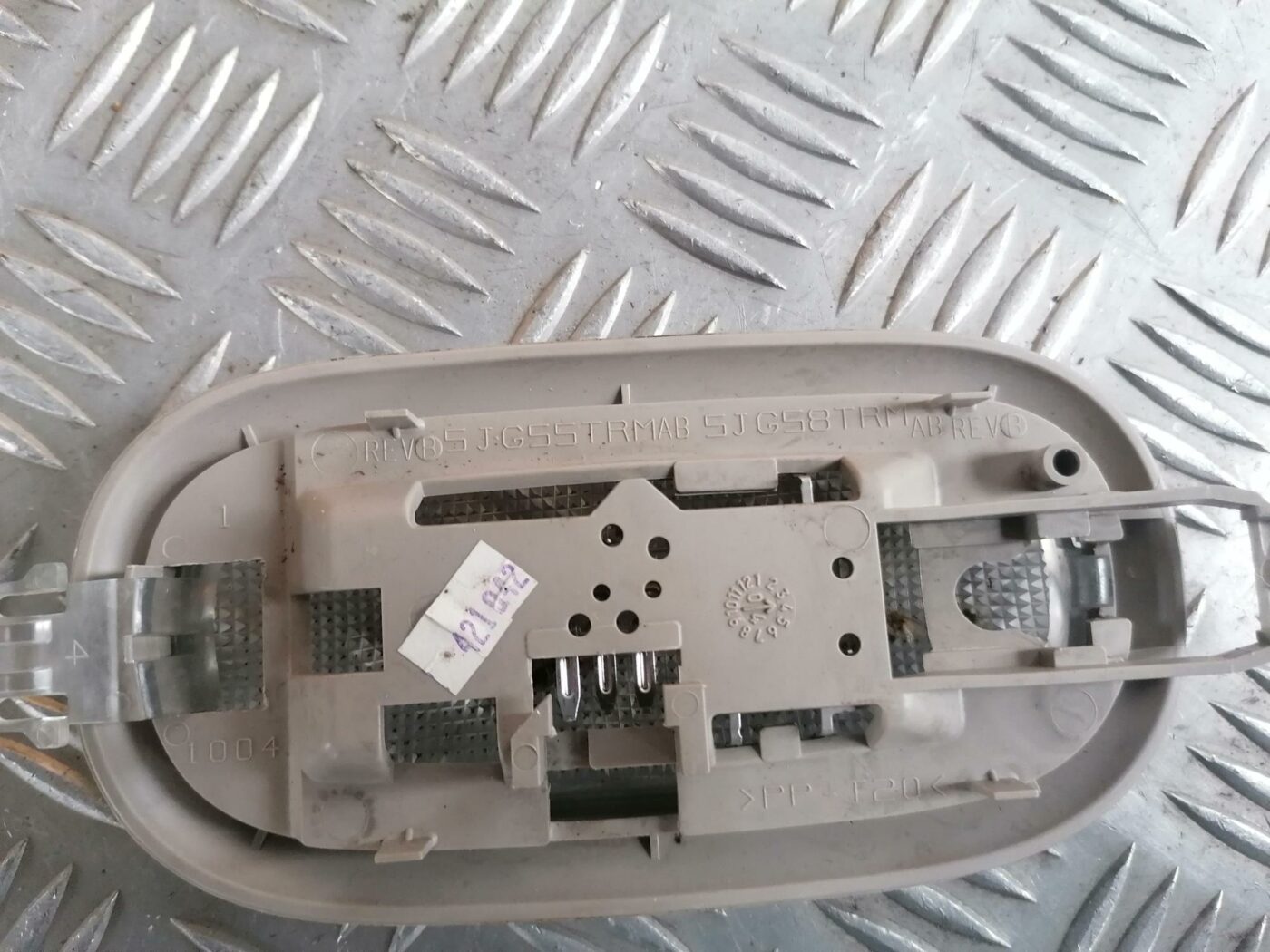 Aizmugurējo sēdvietu apgaismojums priekš CHRYSLER SEBRING 2006 3 Aizmugurējo sēdvietu apgaismojums priekš CHRYSLER SEBRING 2006