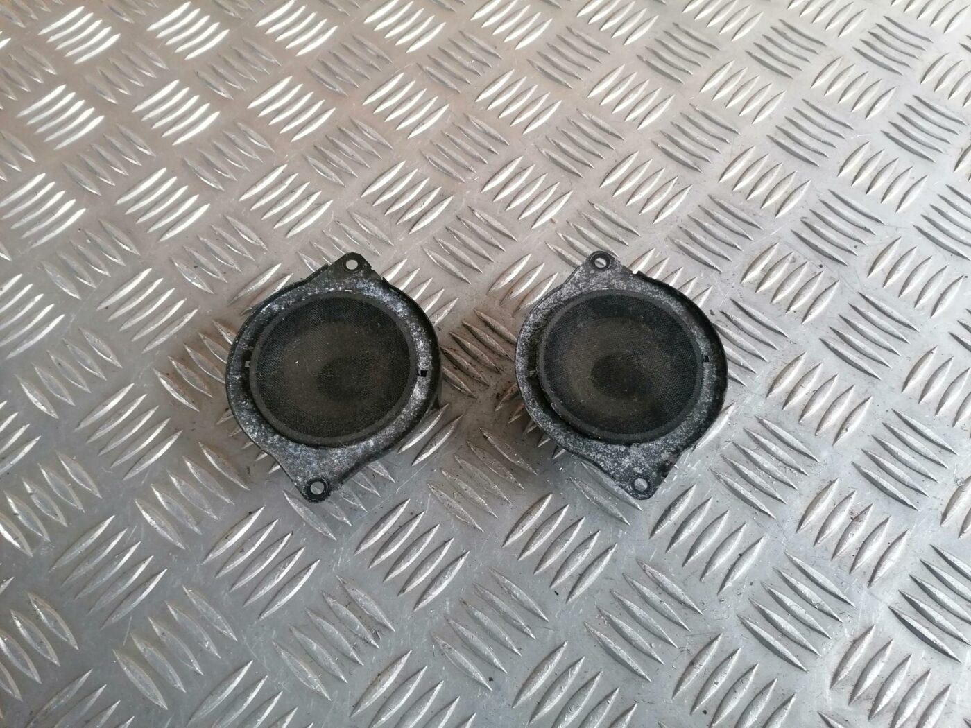 Durvju skaļrunis, augšā priekš CHRYSLER SEBRING 2006 1 Durvju skaļrunis, augšā priekš CHRYSLER SEBRING 2006