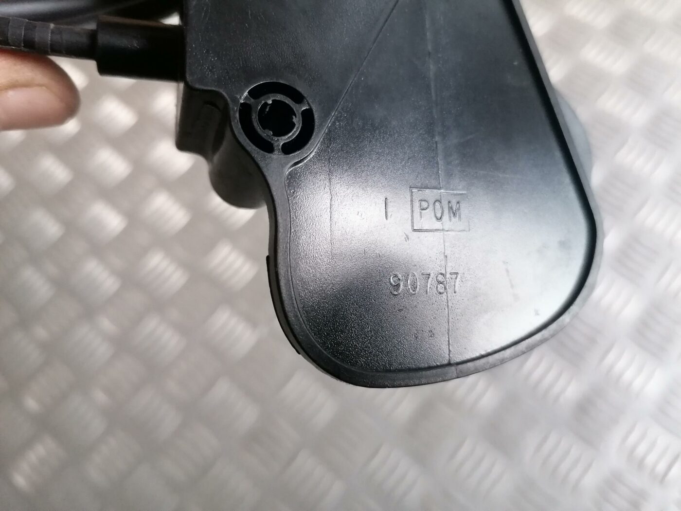 Pārsega slēdzenes trose priekš CHRYSLER SEBRING 2006 3 Pārsega slēdzenes trose priekš CHRYSLER SEBRING 2006