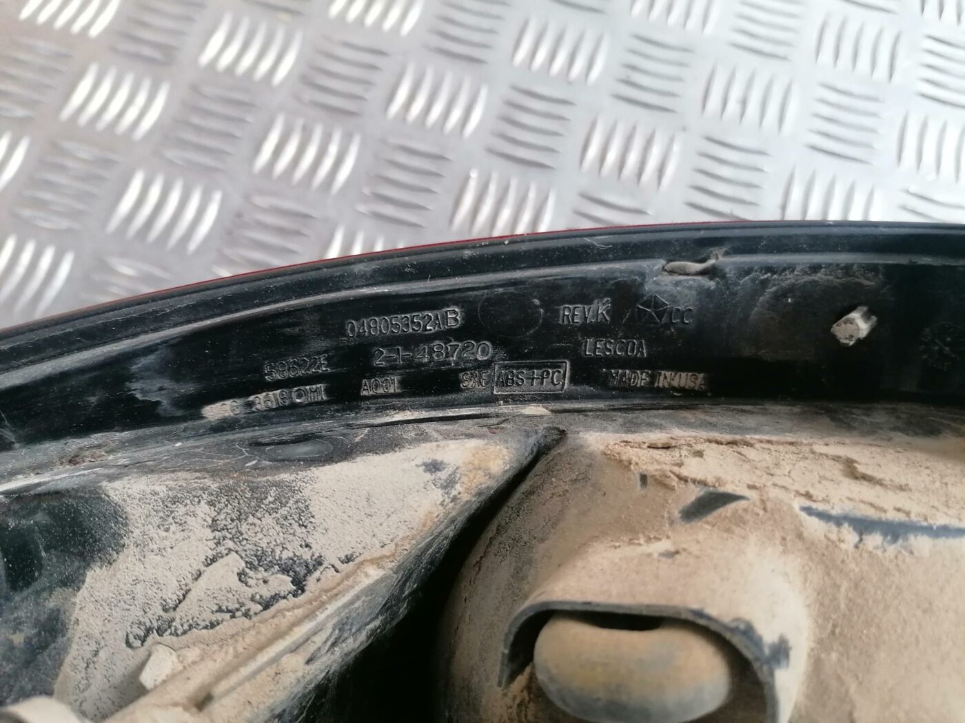 Aizmugurējais labais lukturis priekš CHRYSLER SEBRING 2006 2 Aizmugurējais labais lukturis priekš CHRYSLER SEBRING 2006