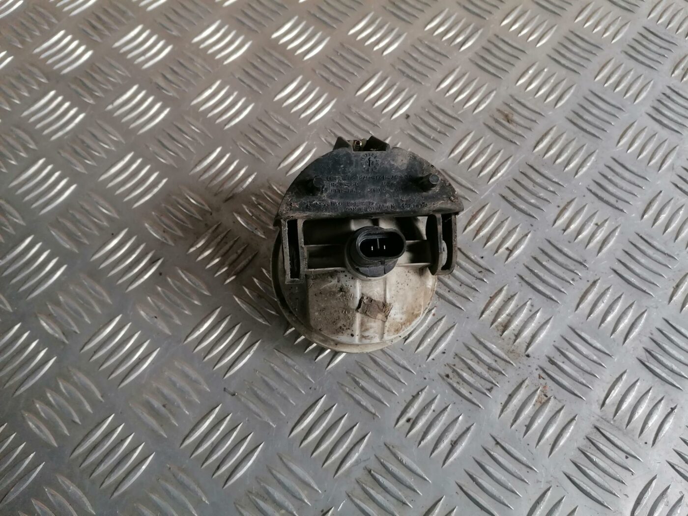 Miglas lukturis priekšā labajā pusē priekš CHRYSLER SEBRING 2006 2 Miglas lukturis priekšā labajā pusē priekš CHRYSLER SEBRING 2006