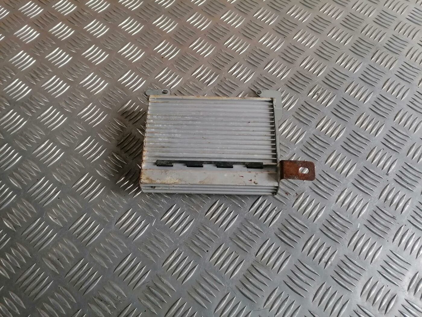 Audio pastiprinātāja bloks priekš CHRYSLER SEBRING 2006