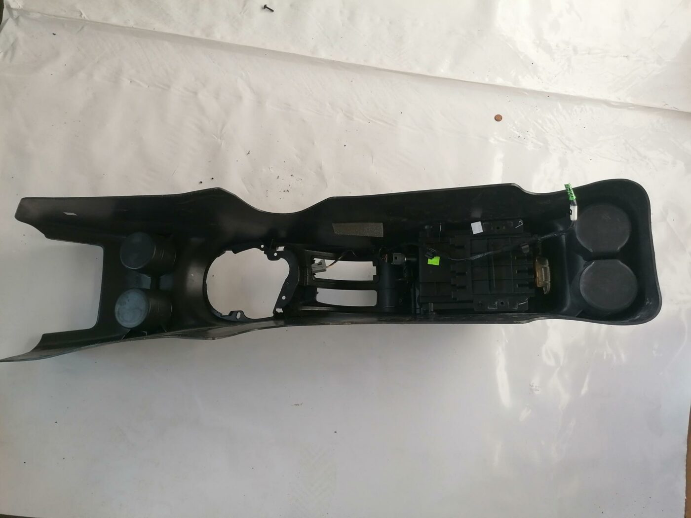 Centrālās konsoles apdares lielākā daļa priekš CHRYSLER SEBRING 2006 3 Centrālās konsoles apdares lielākā daļa priekš CHRYSLER SEBRING 2006