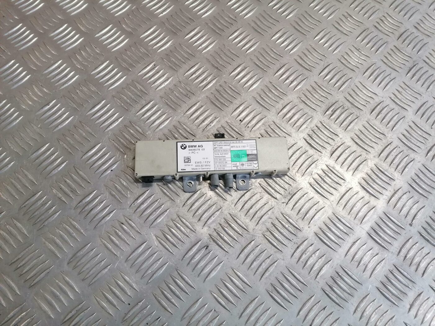 Antenas pastiprinātāja bloks priekš BMW 530D E39 2001 TOURING 1 Antenas pastiprinātāja bloks priekš BMW 530D E39 2001 TOURING