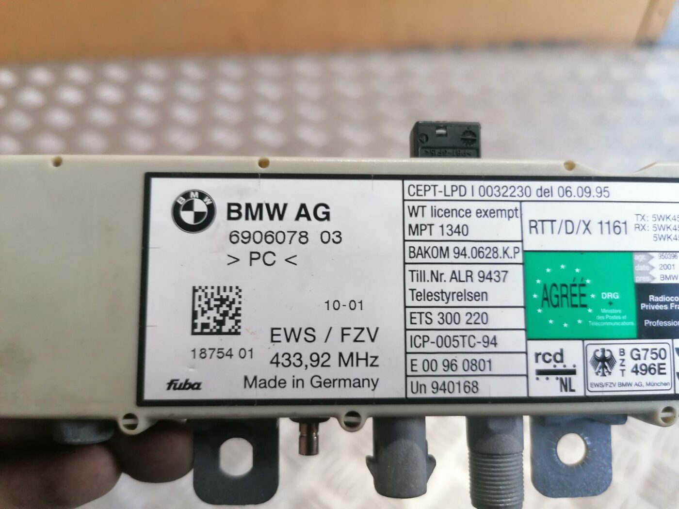 Antenas pastiprinātāja bloks priekš BMW 530D E39 2001 TOURING 4 Antenas pastiprinātāja bloks priekš BMW 530D E39 2001 TOURING