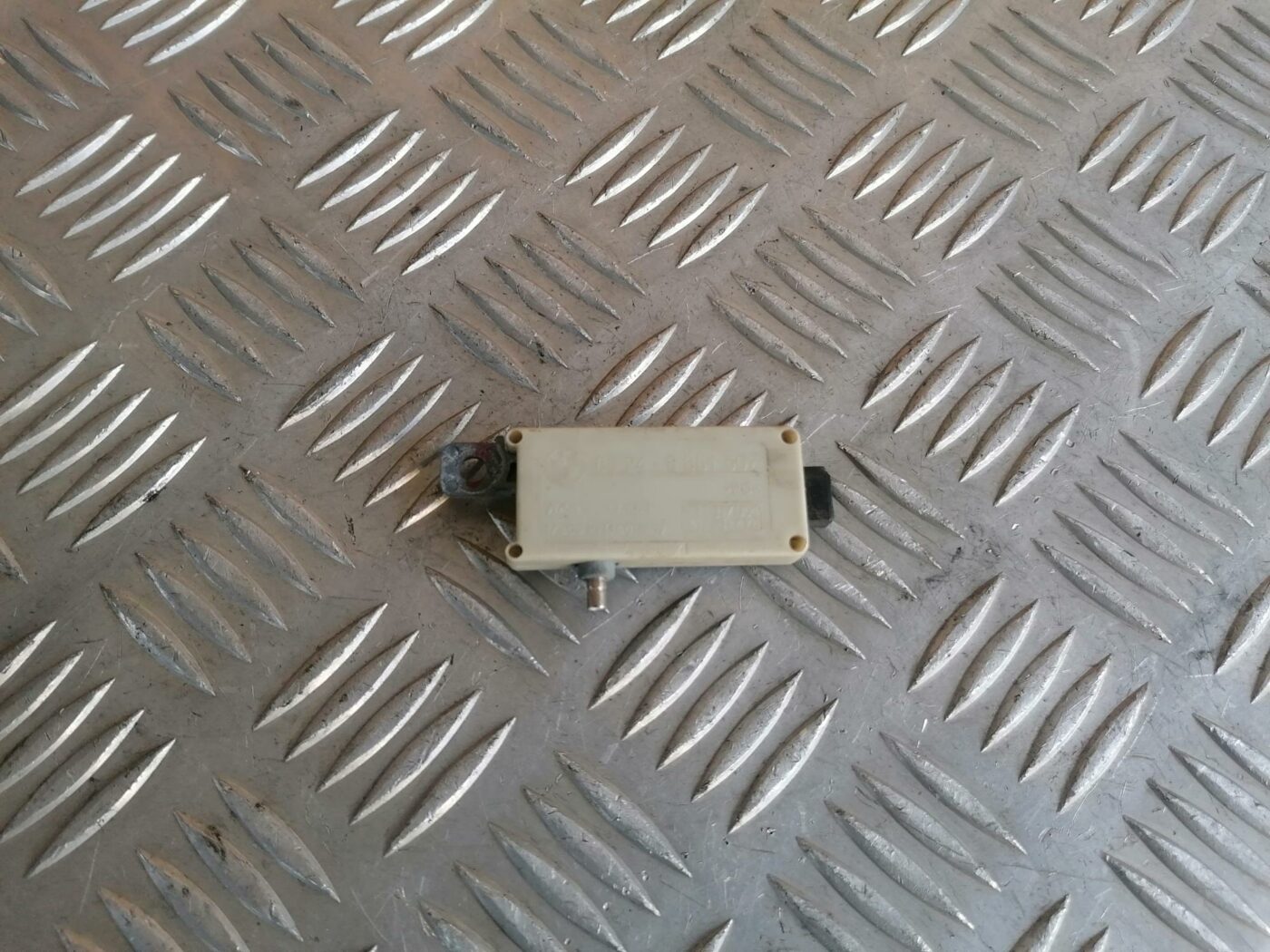 Antenas pastiprinātāja bloks priekš BMW 530D E39 2001 TOURING