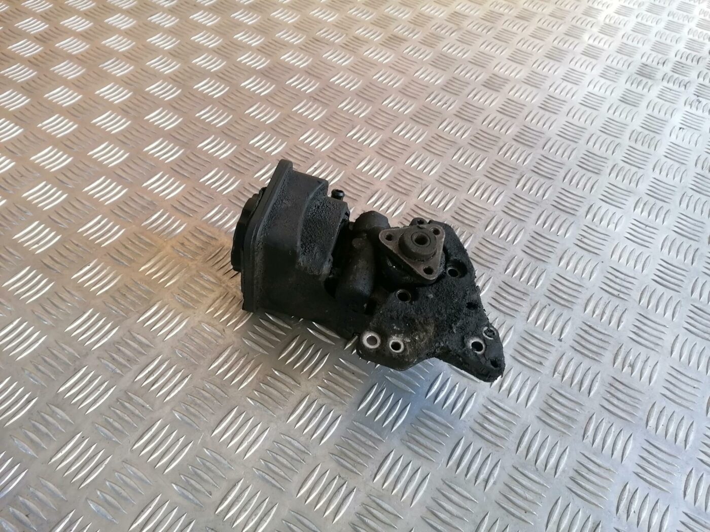 Hidrauliskais pastiprinātājs priekš BMW 530D E39 2001 TOURING