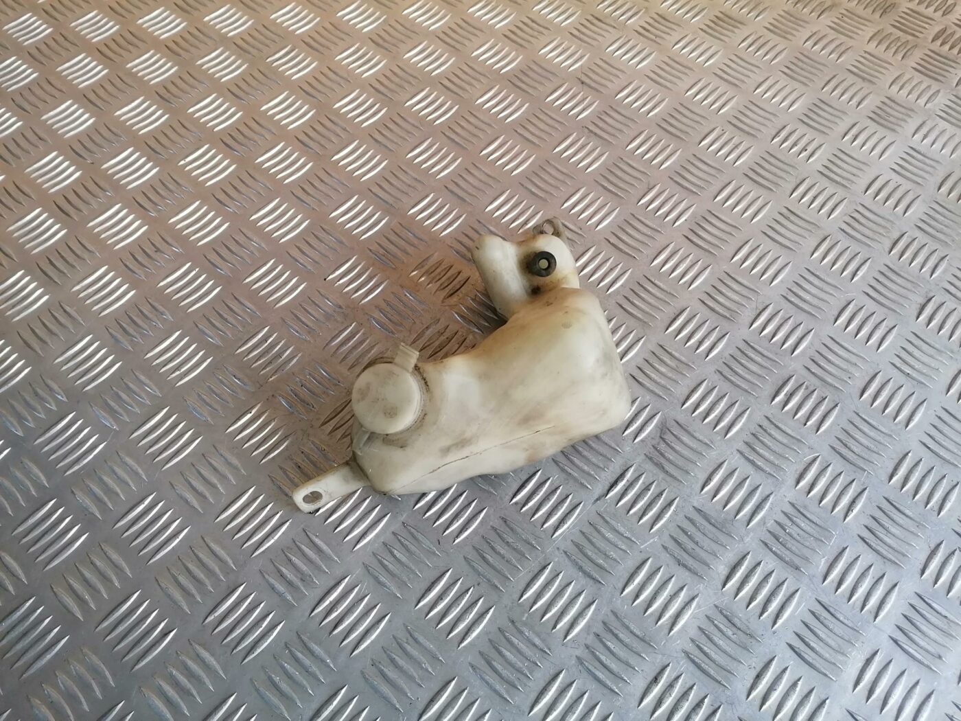 Mazgātāja šķidruma tvertne priekš BMW 530D E39 2001 TOURING