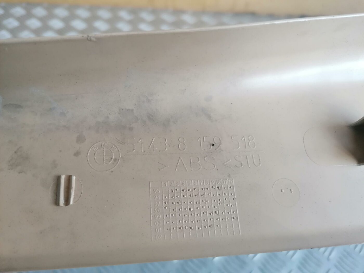 Sliekšņa priekšēja laba uzlika (salonā) priekš BMW 530D E39 2001 TOURING 3 Sliekšņa priekšēja laba uzlika (salonā) priekš BMW 530D E39 2001 TOURING