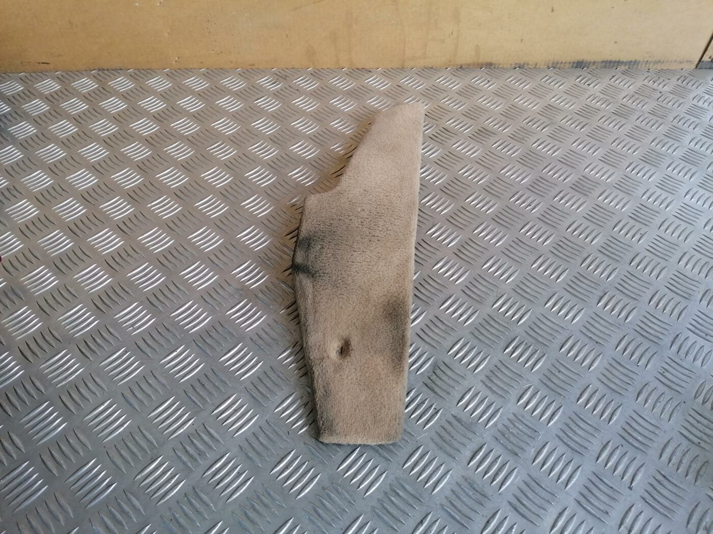 Centrālās konsoles (apdares) sānu panelis priekš BMW 530D E39 2001 TOURING