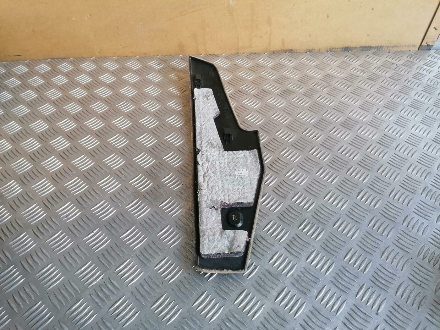 Centrālās konsoles (apdares) sānu panelis priekš BMW 530D E39 2001 TOURING