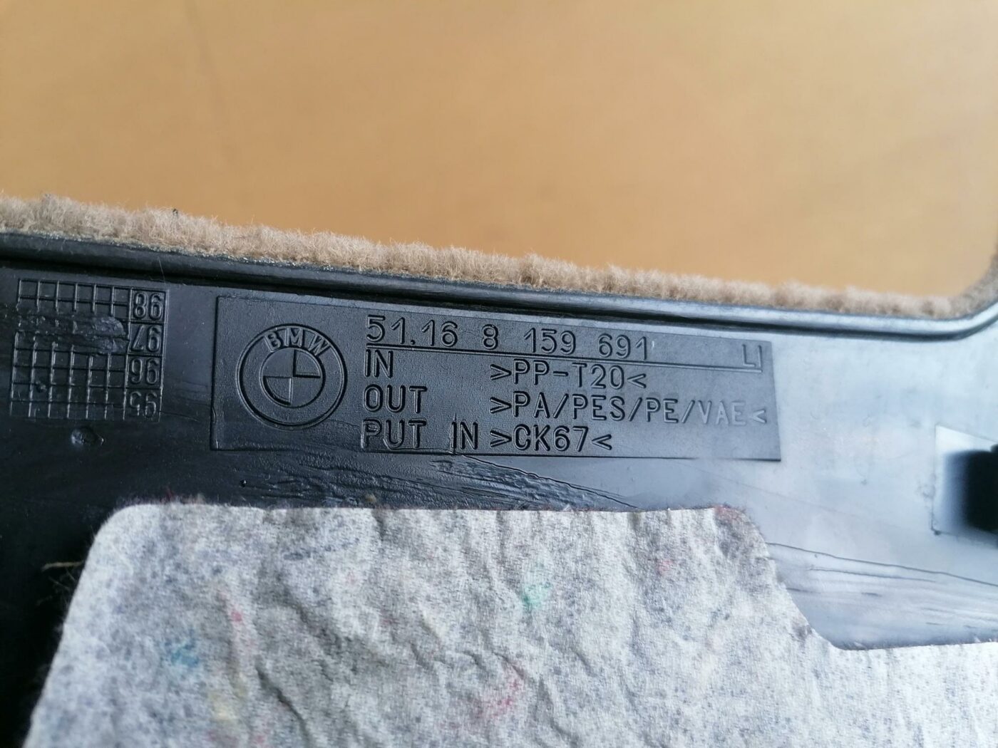 Centrālās konsoles (apdares) sānu panelis priekš BMW 530D E39 2001 TOURING