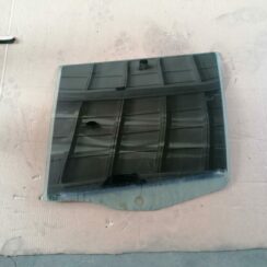 Aizmugurējo labo durvju stikls priekš BMW 530D E39 2001 TOURING