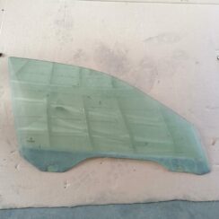 Priekšējo labo durvju stikls priekš BMW 530D E39 2001 TOURING