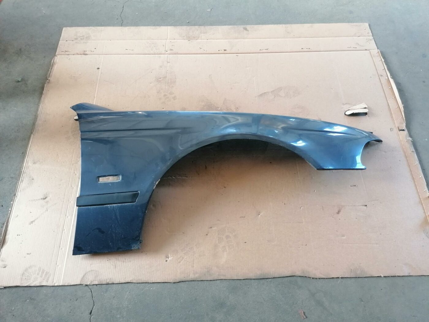 Priekšējais labais spārns priekš BMW 530D E39 2001 TOURING