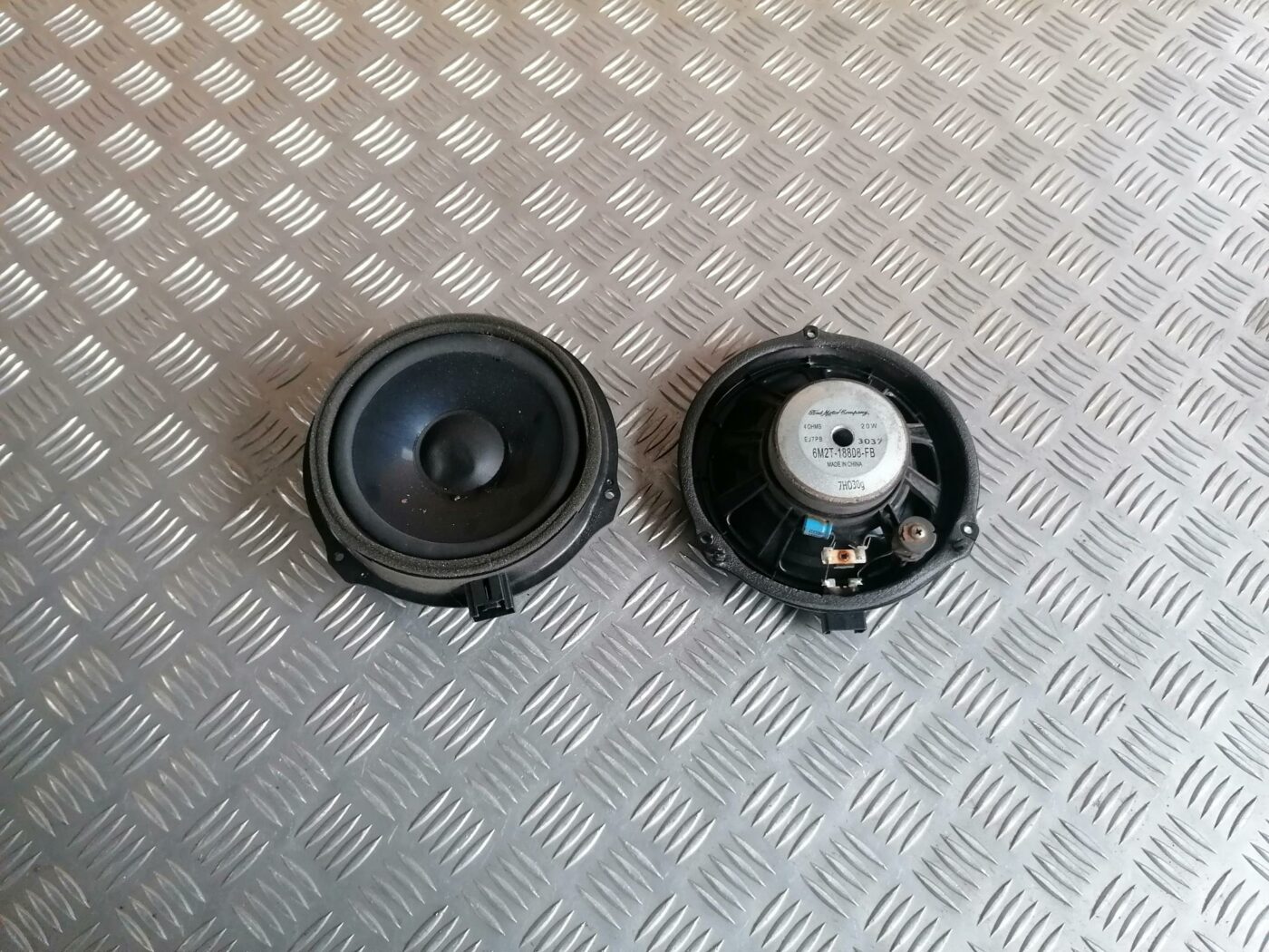 Durvju skaļrunis, apakšā priekš FORD MONDEO 2007 1 Durvju skaļrunis, apakšā priekš FORD MONDEO 2007