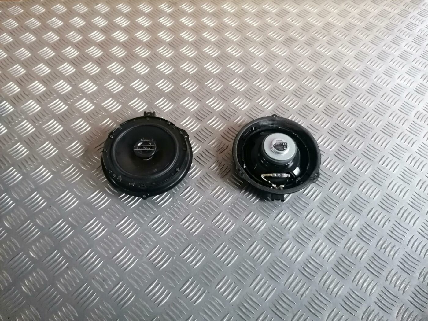 Durvju skaļrunis, apakšā priekš FORD MONDEO 2007