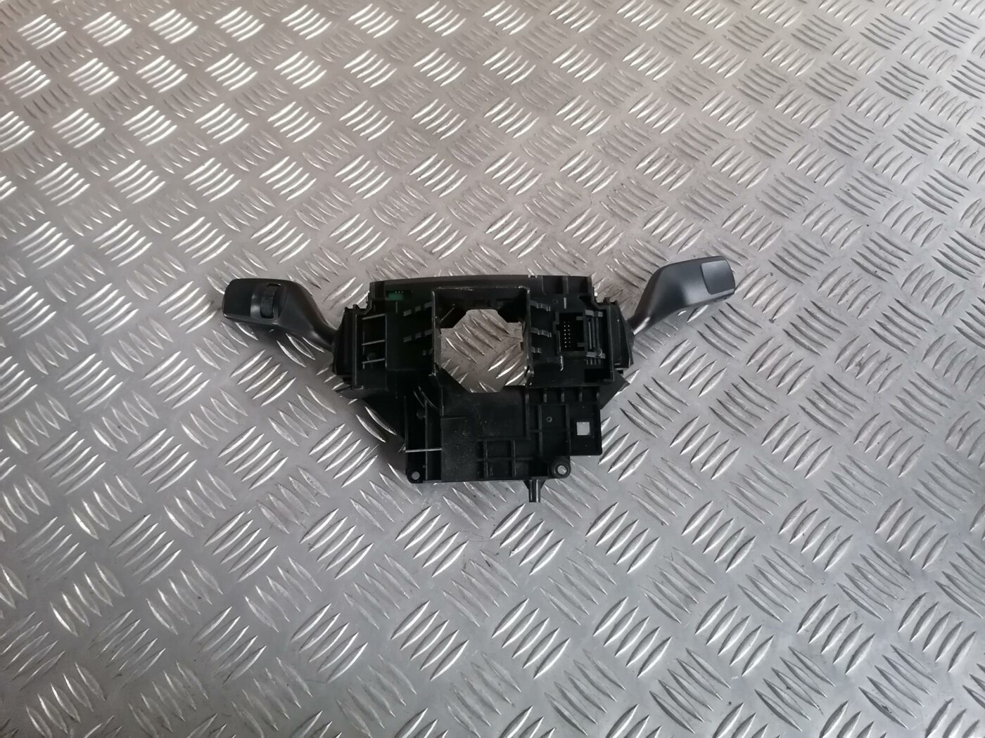 Stūres statnes slēdzis priekš FORD MONDEO 2007