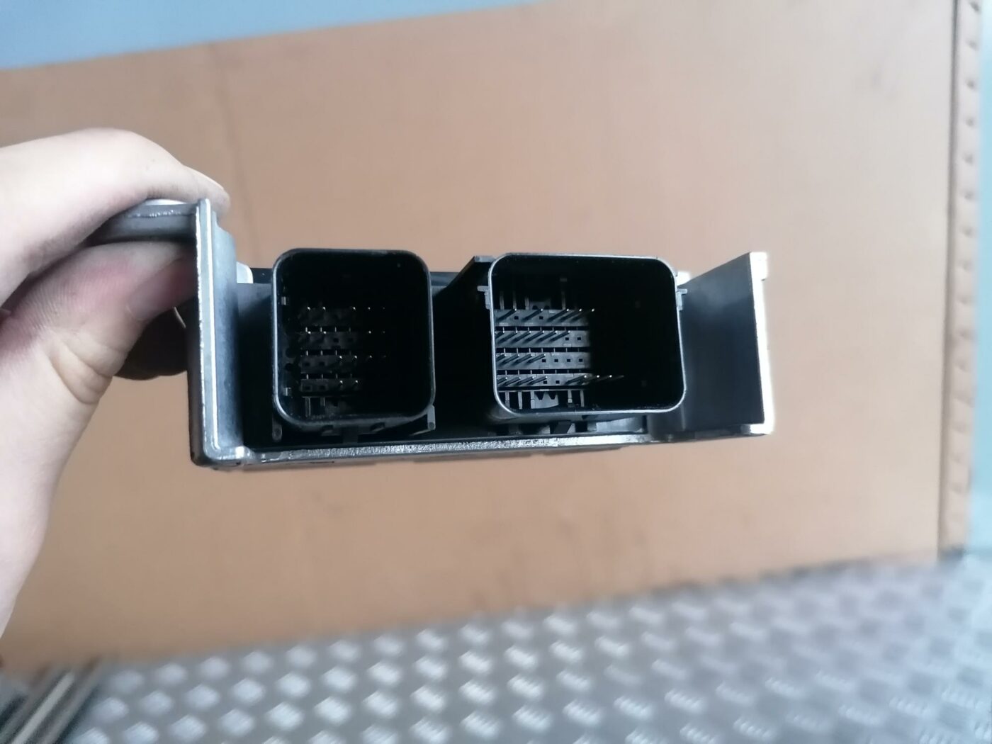 Drošības spilvena vadības bloks priekš FORD MONDEO 2007 3 Drošības spilvena vadības bloks priekš FORD MONDEO 2007