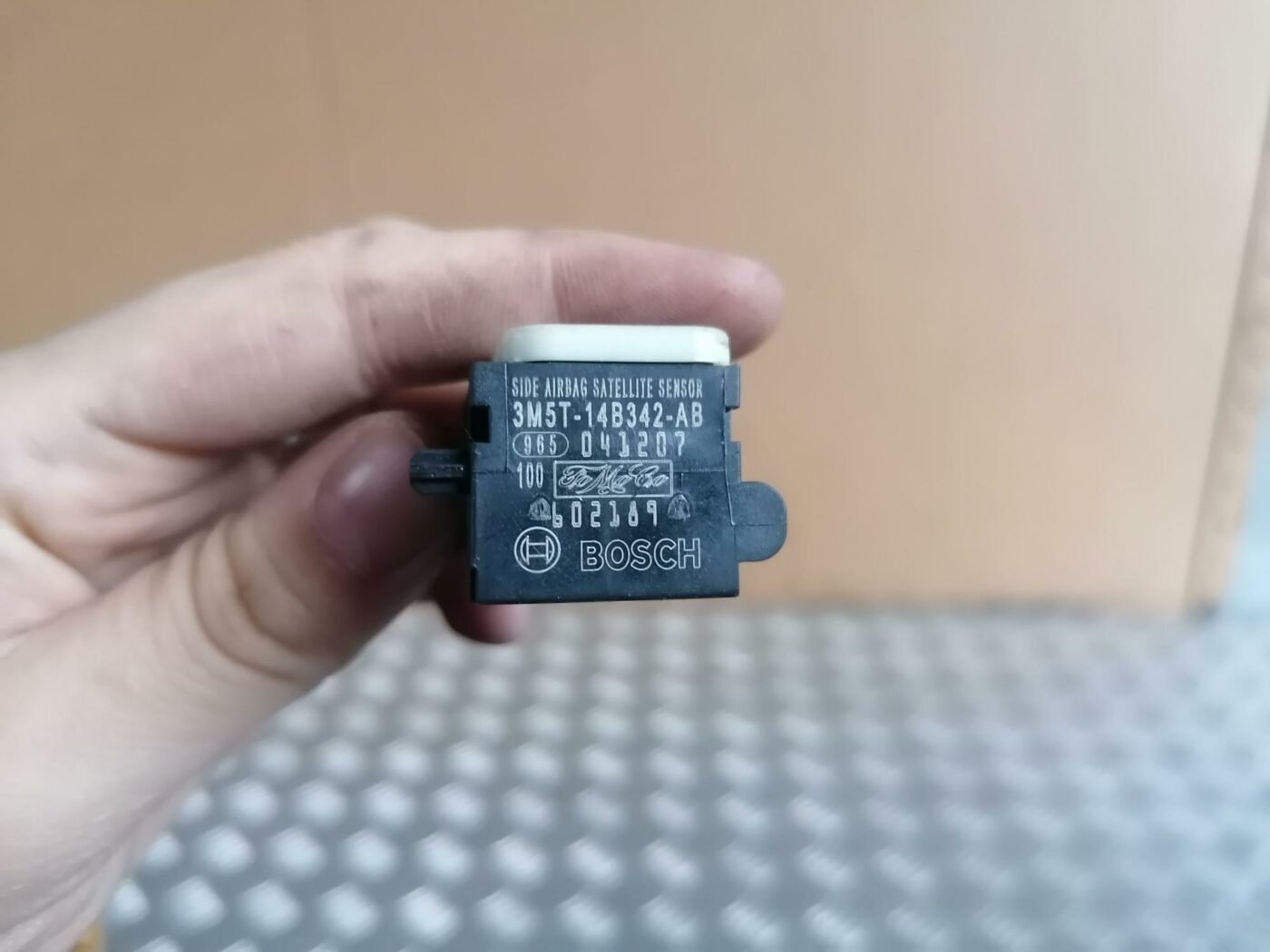 Drošības spilvena trieciensensors priekš FORD MONDEO 2007 3 Drošības spilvena trieciensensors priekš FORD MONDEO 2007