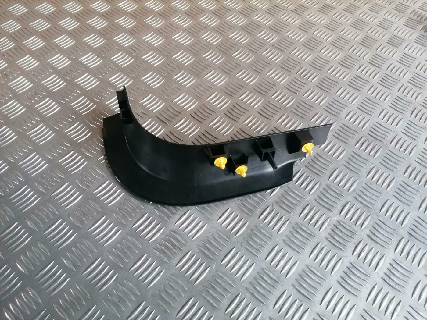 Sliekšņa priekšēja laba uzlika (salonā) priekš FORD MONDEO 2007 2 Sliekšņa priekšēja laba uzlika (salonā) priekš FORD MONDEO 2007