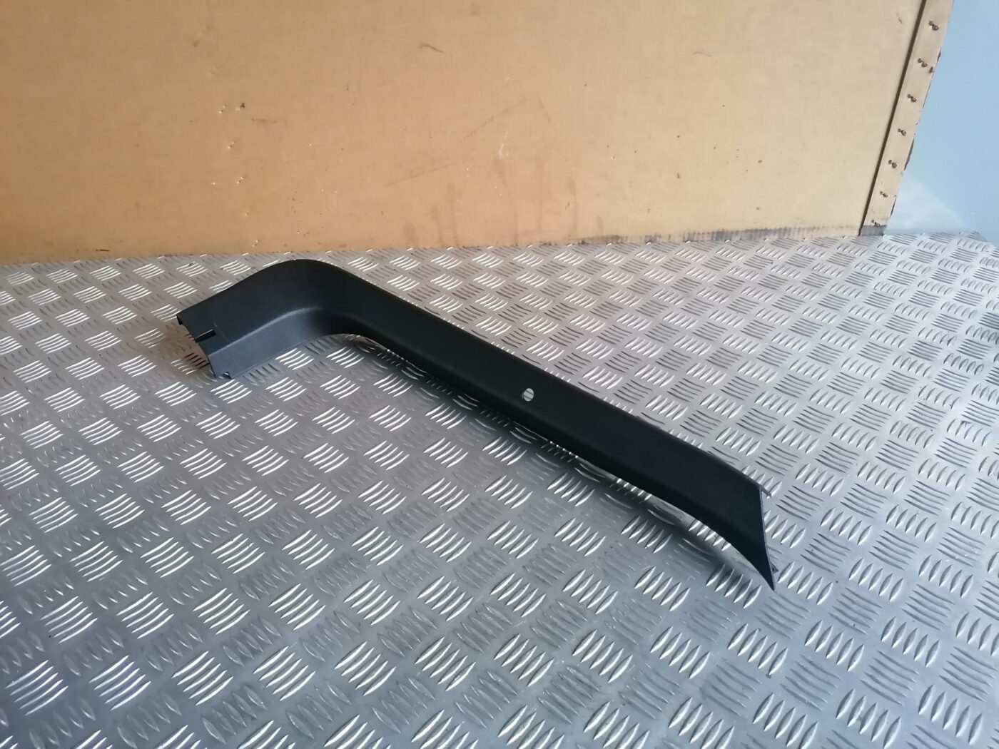 Sliekšņa priekšēja kreisa uzlika (salonā) priekš FORD MONDEO 2007 1 Sliekšņa priekšēja kreisa uzlika (salonā) priekš FORD MONDEO 2007