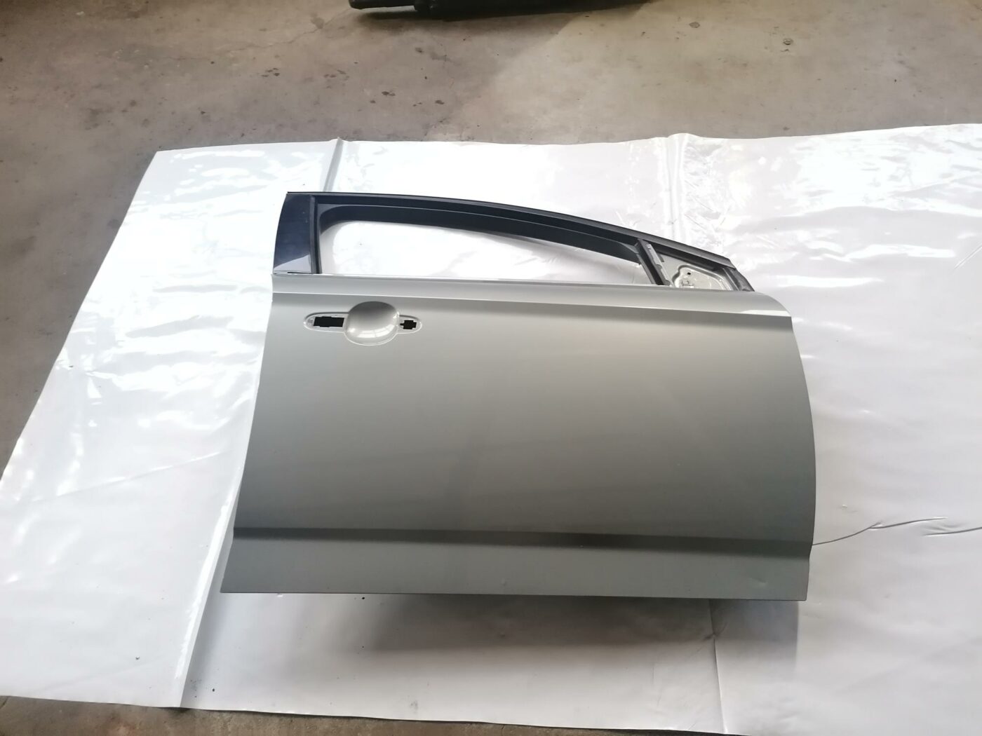 Priekšējās labās durvis priekš FORD MONDEO 2007 1 Priekšējās labās durvis priekš FORD MONDEO 2007