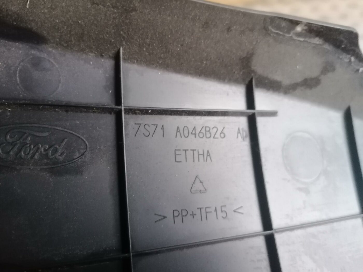 Centrālās konsoles (apdares) sānu panelis priekš FORD MONDEO 2007 3 Centrālās konsoles (apdares) sānu panelis priekš FORD MONDEO 2007