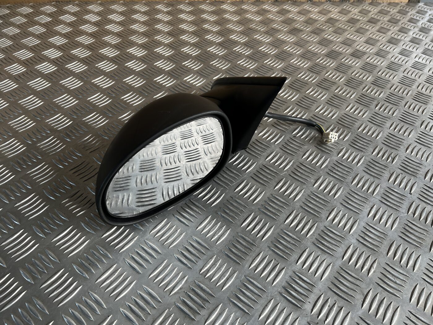 Ārējais spogulis, pa kreisi priekš CHRYSLER SEBRING 2006 1 Ārējais spogulis, pa kreisi priekš CHRYSLER SEBRING 2006