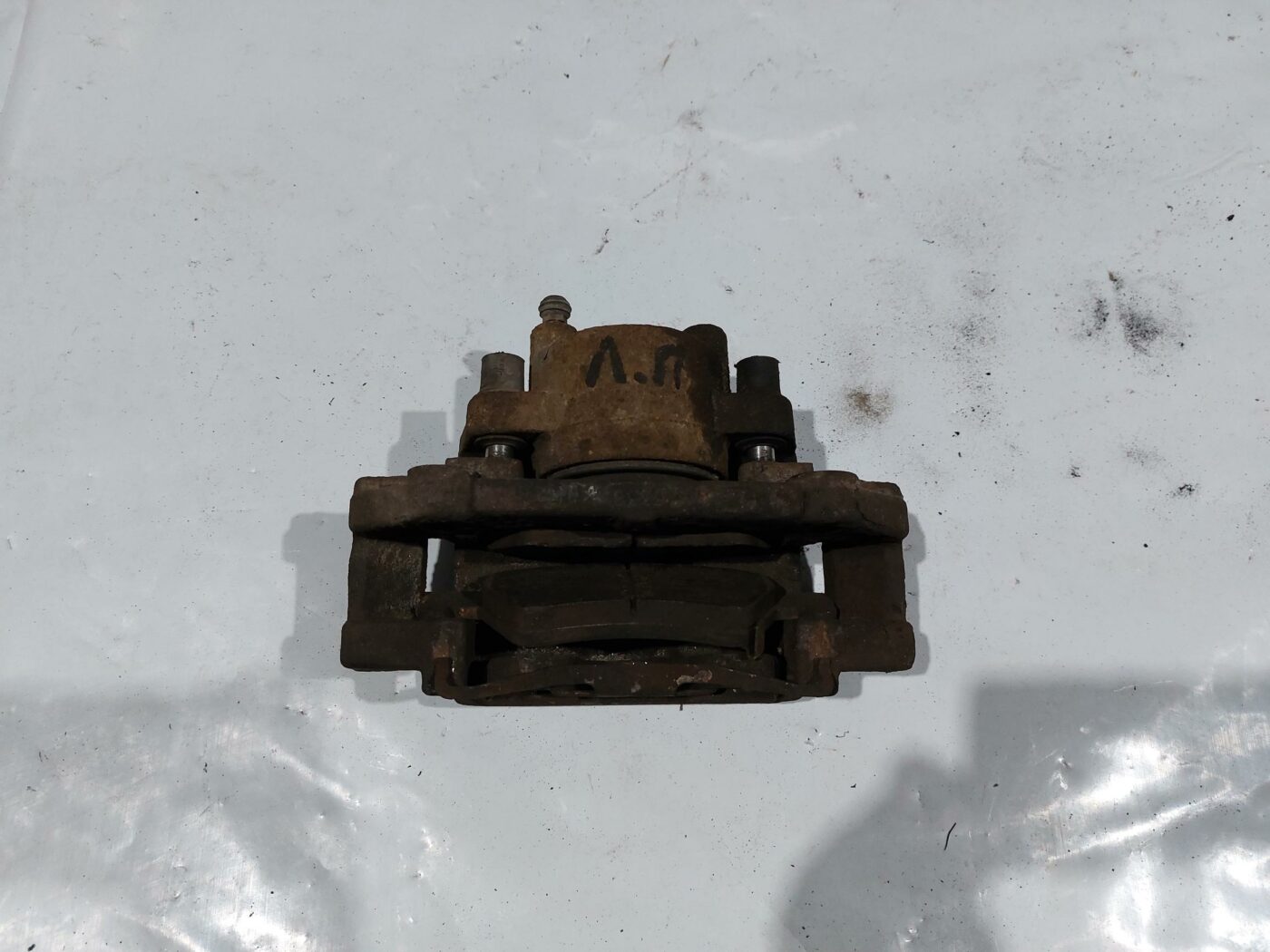 Priekšējais kreisais suports priekš CHRYSLER VOYAGER 2006 1 Priekšējais kreisais suports priekš CHRYSLER VOYAGER 2006