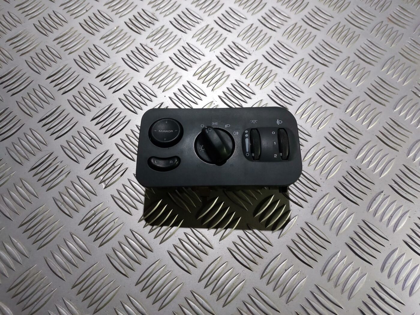 Gaismas slēdzis priekš CHRYSLER VOYAGER 2006 1 Gaismas slēdzis priekš CHRYSLER VOYAGER 2006